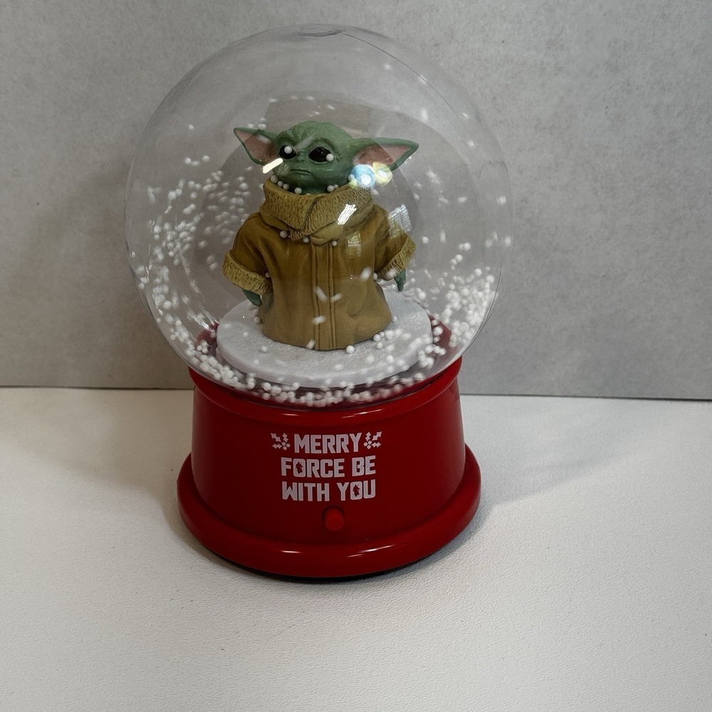 Gemmy Star Wars‎ "Merry Force Be With You" Yoda Musical Waterless Snow Globe